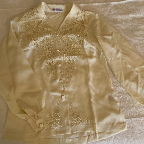 Vtg Pure silk XS pale yellow Chinese hand embroidered long sleeve blouse. NWT - Picture 7 of 9